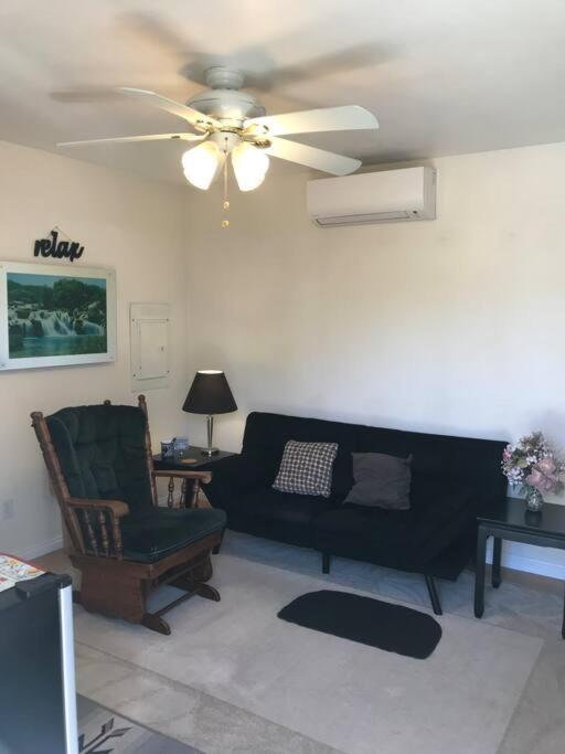 Cozy Cottage House B With Double Carport 트윈폴스 외부 사진