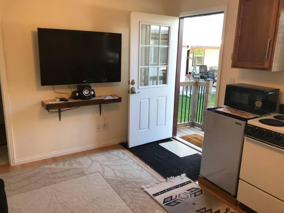 Cozy Cottage House B With Double Carport 트윈폴스 외부 사진