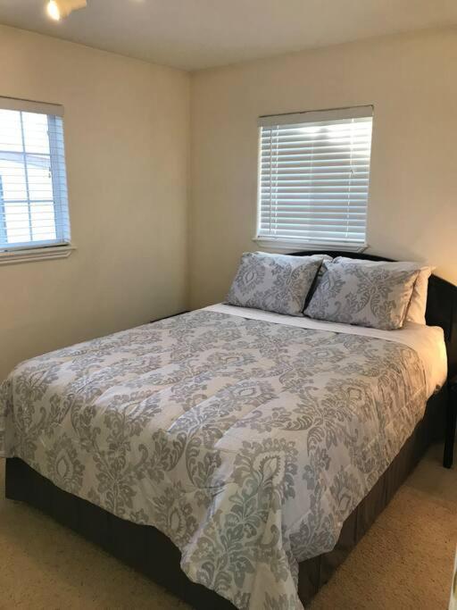 Cozy Cottage House B With Double Carport 트윈폴스 외부 사진