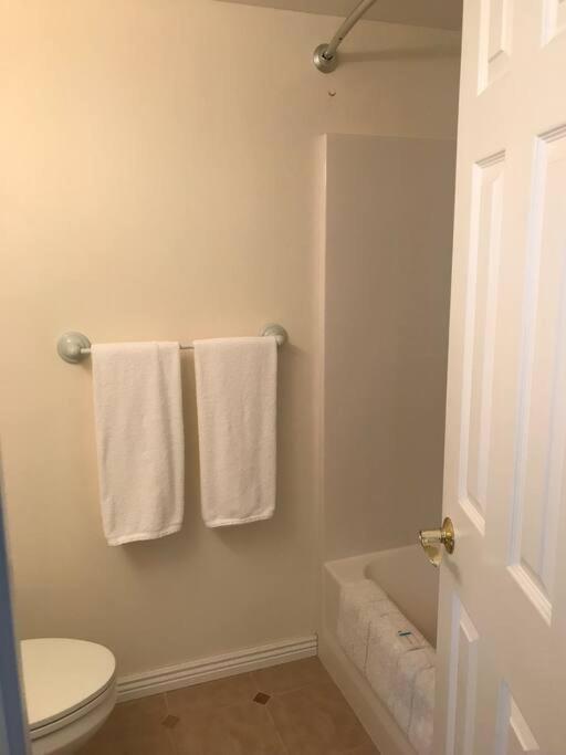 Cozy Cottage House B With Double Carport 트윈폴스 외부 사진