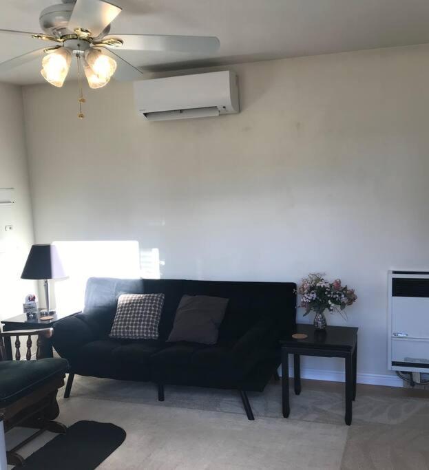 Cozy Cottage House B With Double Carport 트윈폴스 외부 사진