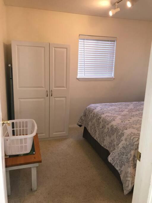 Cozy Cottage House B With Double Carport 트윈폴스 외부 사진